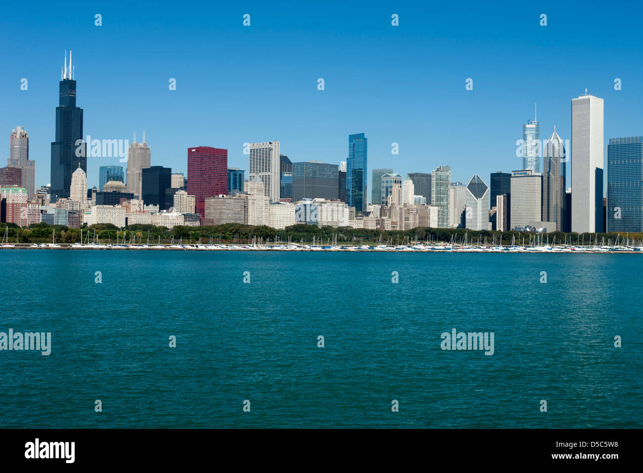 LAKE SHORE SKYLINE DOWNTOWN CHICAGO ILLINOIS USA Stock Photo - Alamy