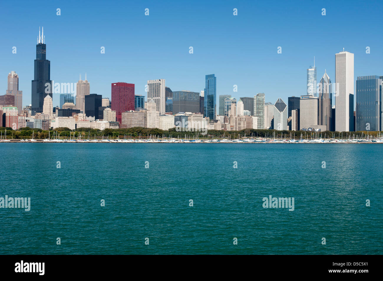 LAKE SHORE SKYLINE DOWNTOWN CHICAGO ILLINOIS USA Stock Photo - Alamy