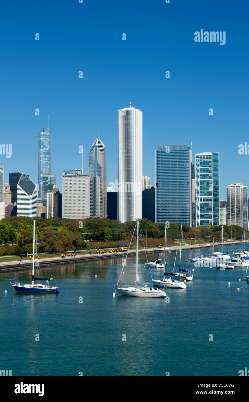 LAKE SHORE SKYLINE DOWNTOWN CHICAGO ILLINOIS USA Stock Photo - Alamy