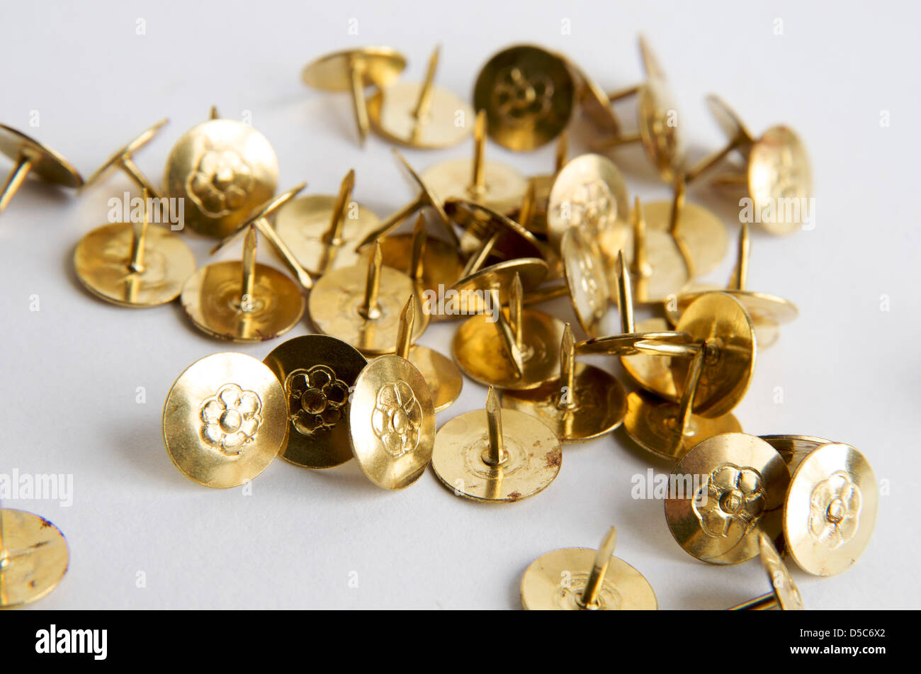 Drawing Pins High Resolution Stock Photography and Images Alamy