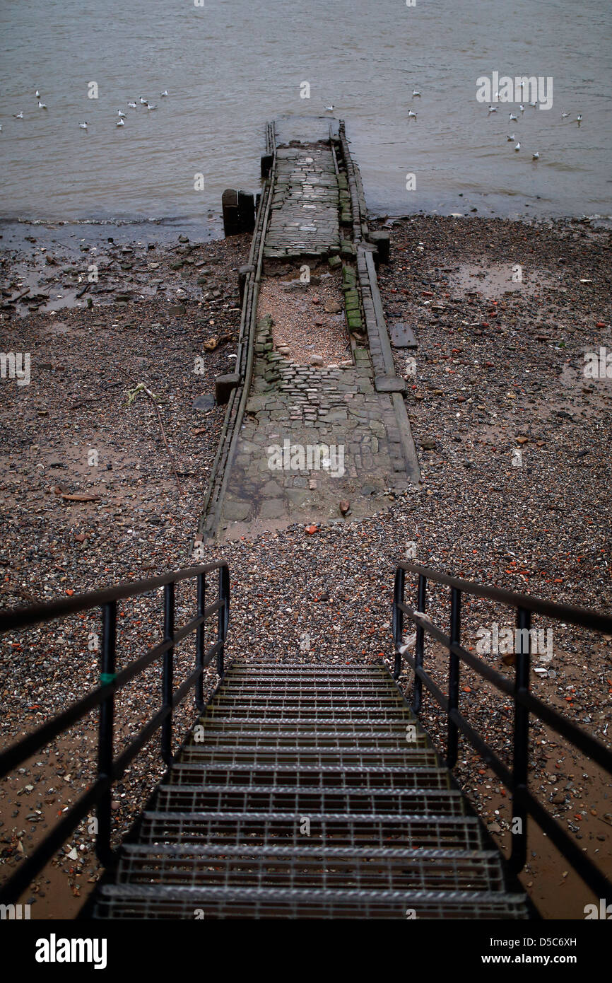 River Thames old jetty Stock Photo Alamy