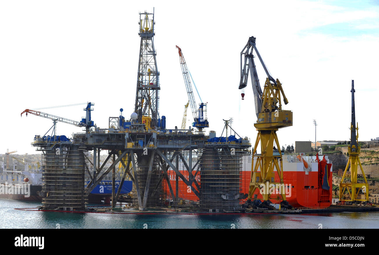 Oil rig in Grand Harbour, Malta Stock Photo