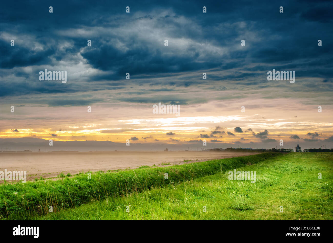 Sunset landscape hi-res stock photography and images - Alamy