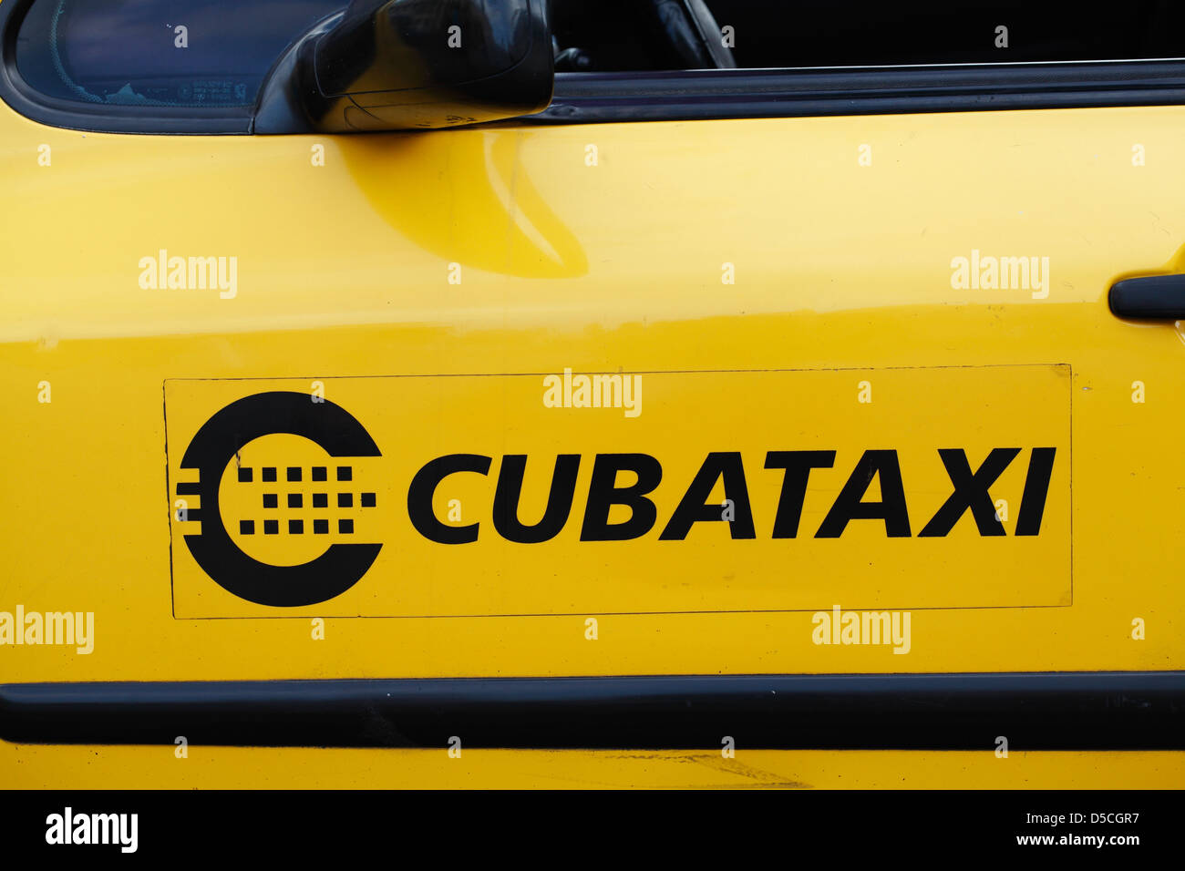 Cuban taxi hi-res stock photography and images - Alamy