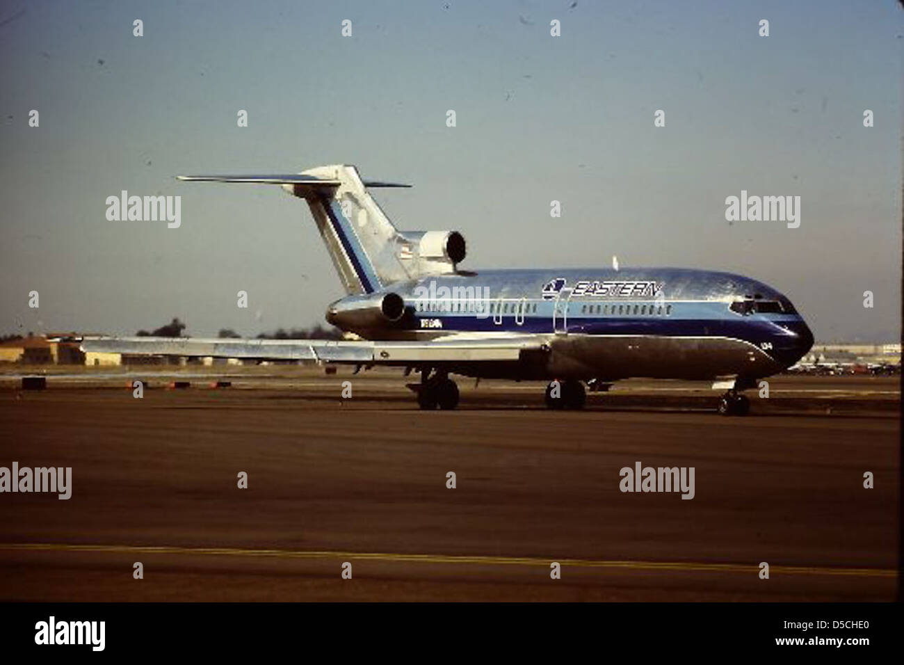 Boeing 727 commercial airliner hi-res stock photography and images - Alamy