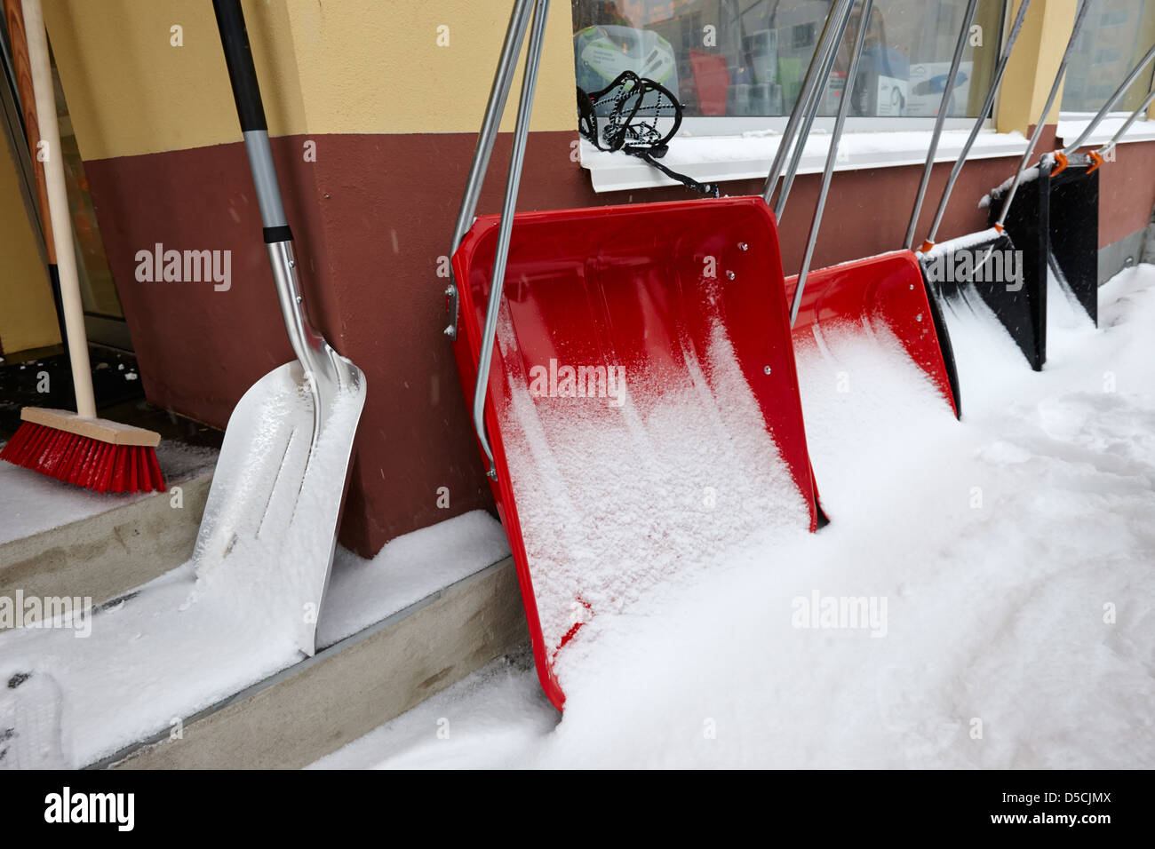Snow shovels outlet for sale