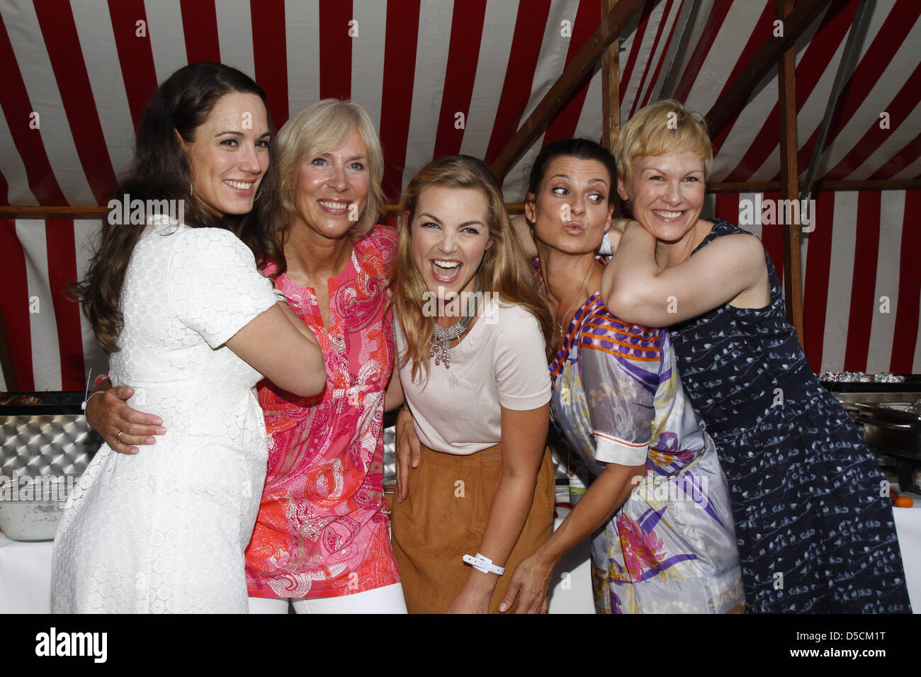 Simone Panteleit, Gaby Papenburg, Annika Kipp, Marlene Lufen and Karen Heinrichs at the evening barbecue of 'Sat 1 Stock Photo