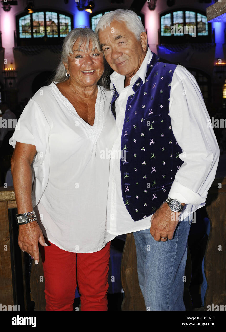 Gus Backus and his wife Heidelore at the Angermaier fashion event at  Loewenbraeukeller. Munich, Germany - 01.09.2011 Stock Photo - Alamy