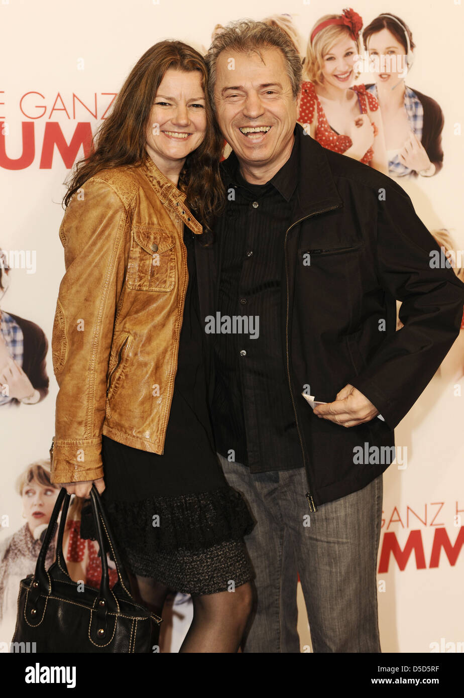 Guenther Sigl and his wife Doris at the premiere of 'Eine ganz heisse ...