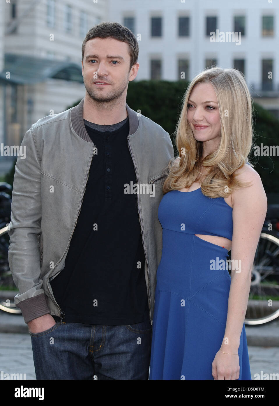 Justin Timberlake and Amanda Seyfried at a photocall to promote the movie In  Time outside Adlon hotel. Berlin Germany Stock Photo - Alamy