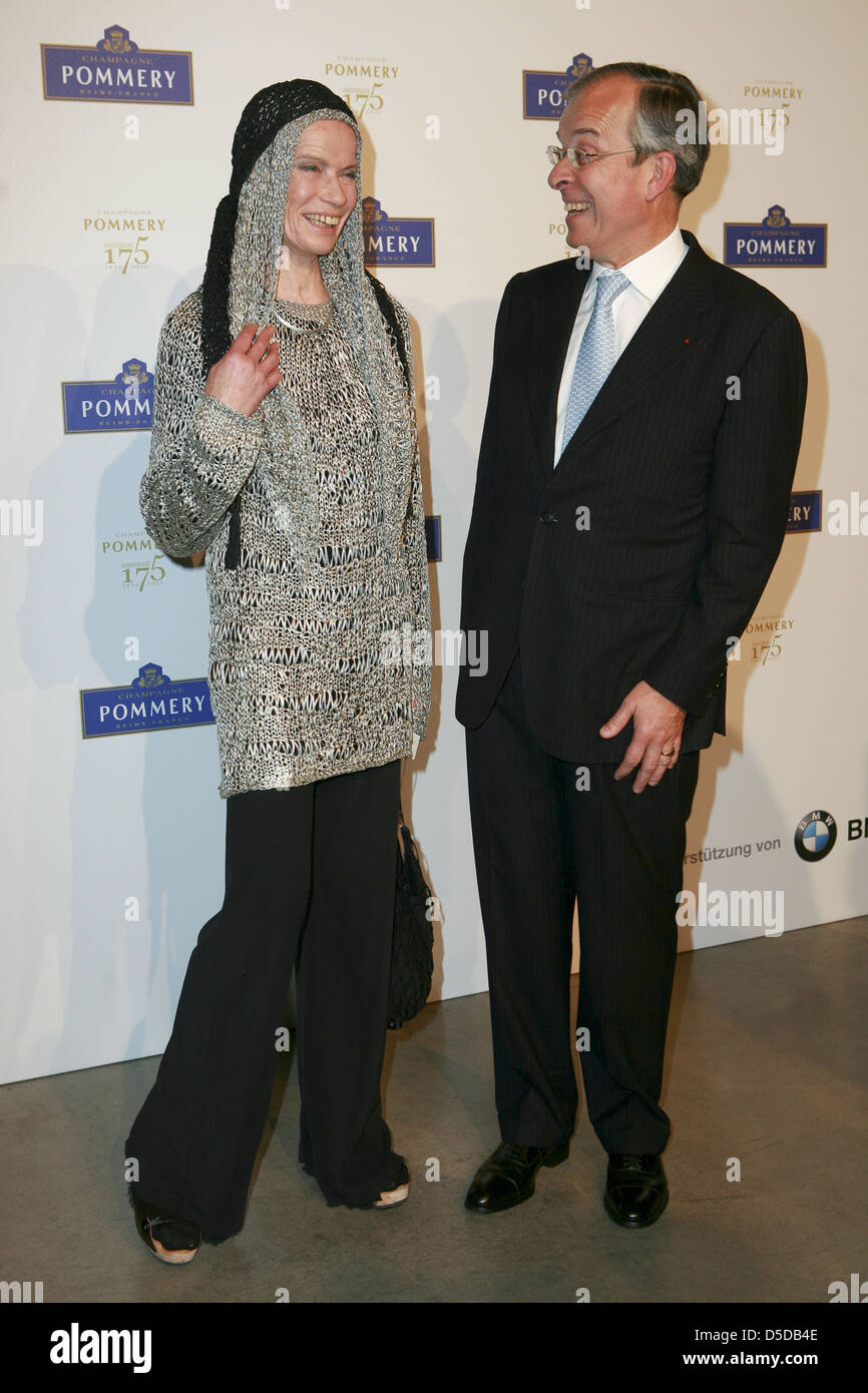 Veruschka Graefin von Lendorff and Maurice Gourdault Montagne at a dinner in celebration of the 175th anniversary of Pommery Stock Photo
