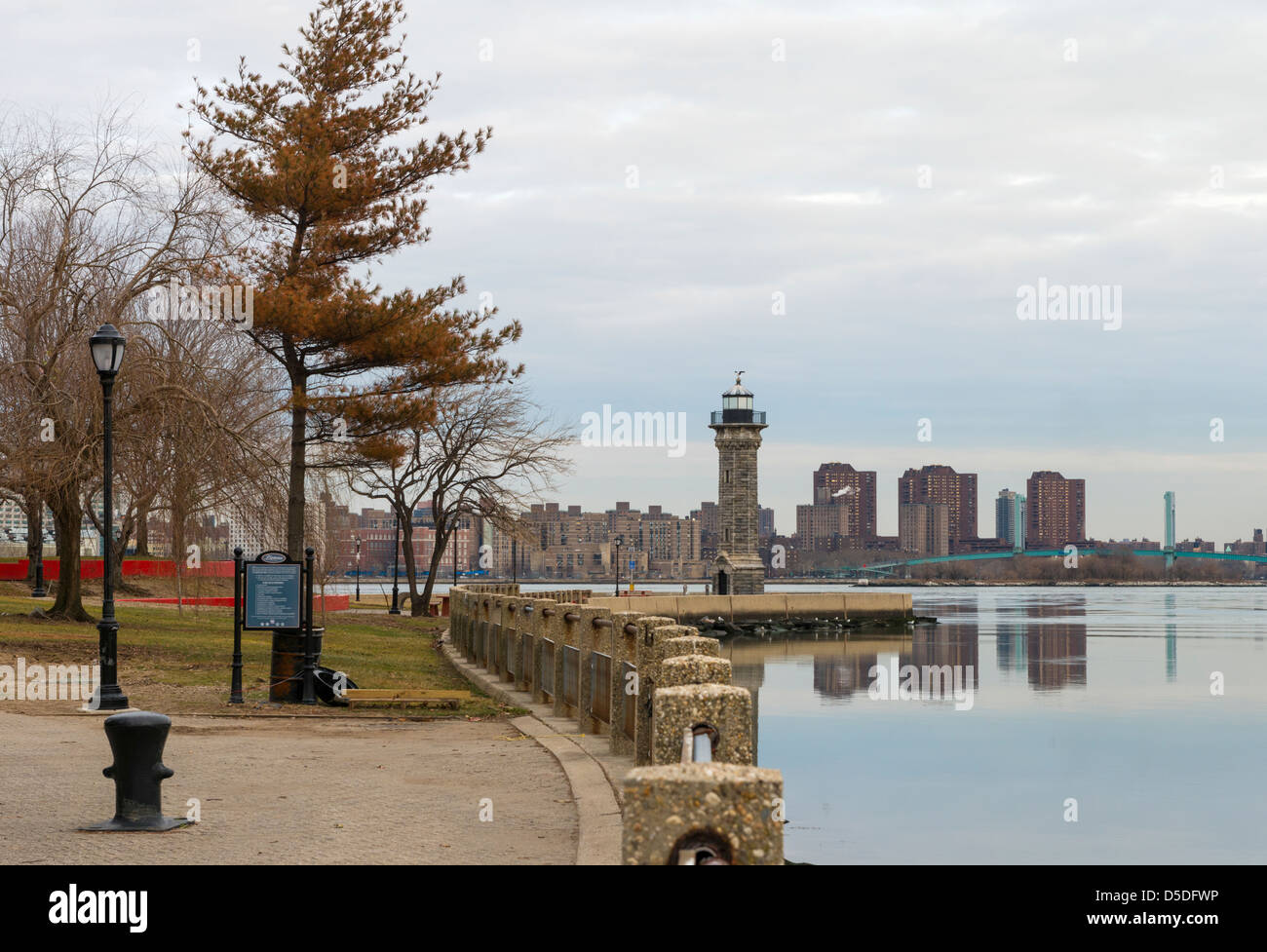 Blackwell Island Lighthouse (1872) at the northeast tip of Roosevelt Island, New York. Stock Photo