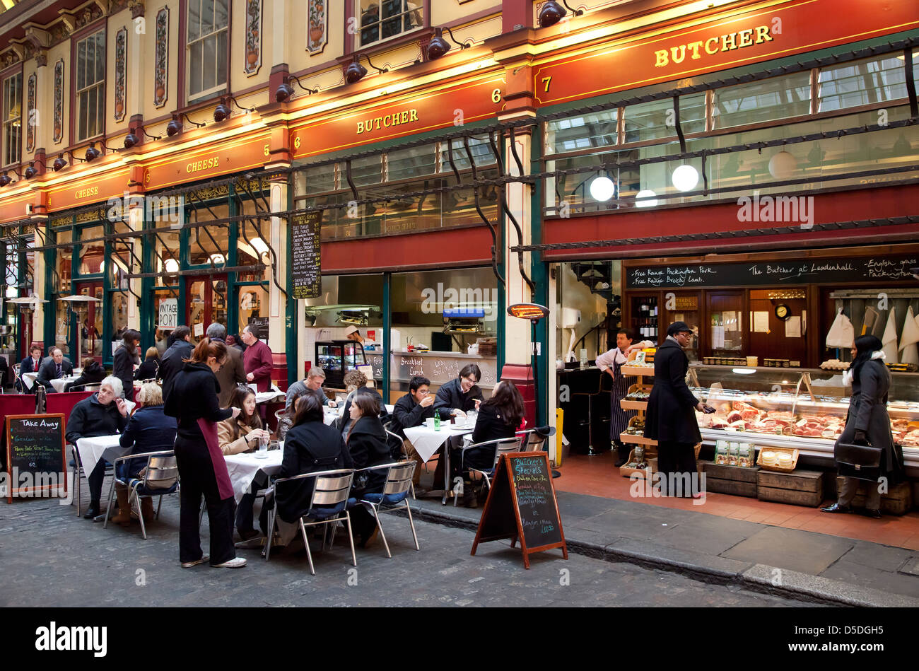 London, United Kingdom, Leadenhall Market, lunch at the Stock Exchange district Stock Photo