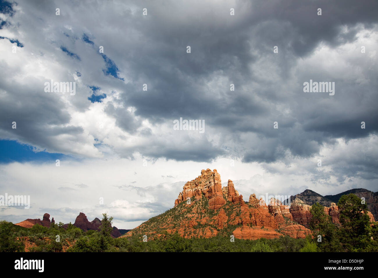 Landscape view of the Red Rocks of Sedona Stock Photo - Alamy