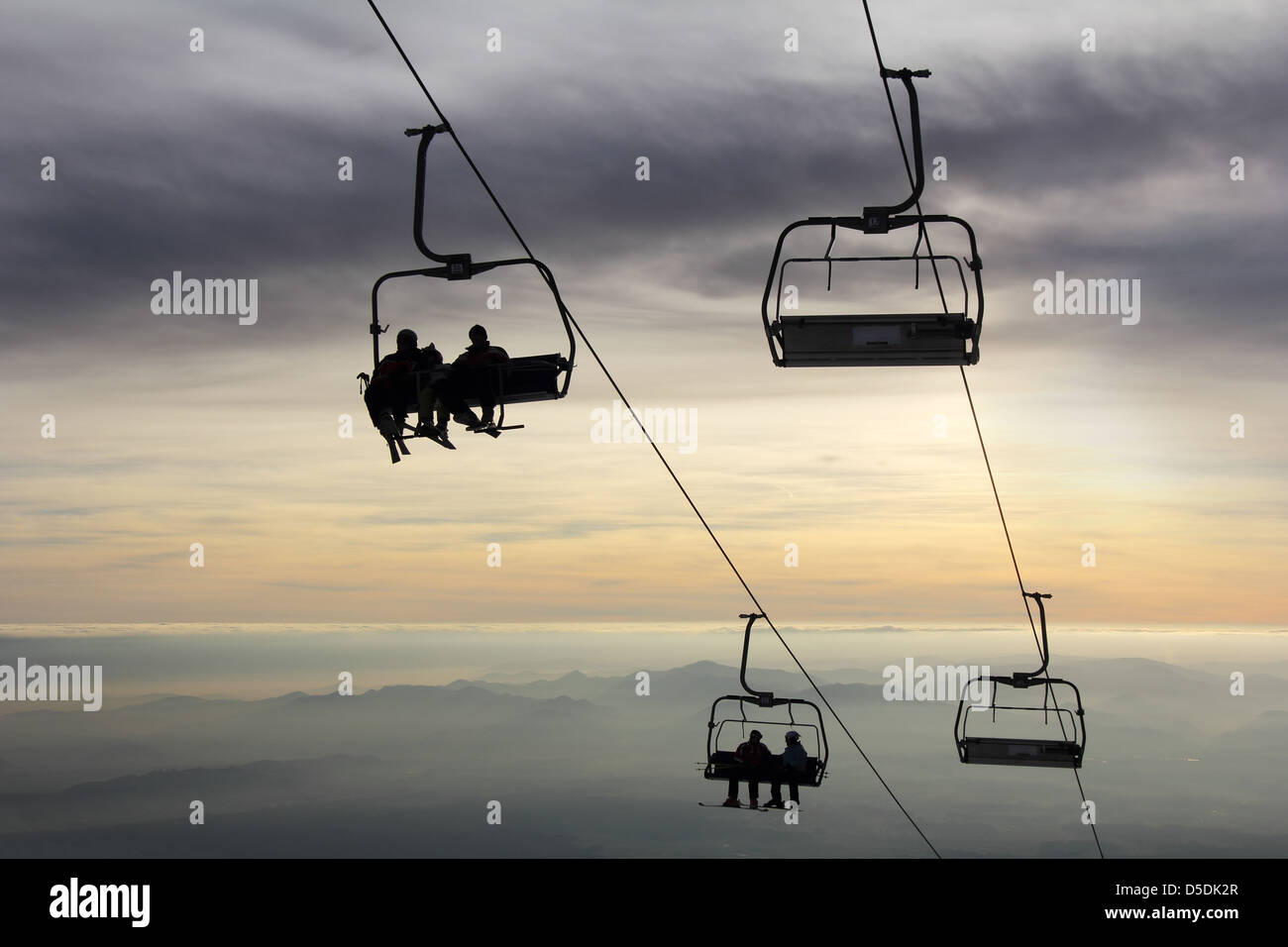 Top chair lift hi-res stock photography and images - Alamy