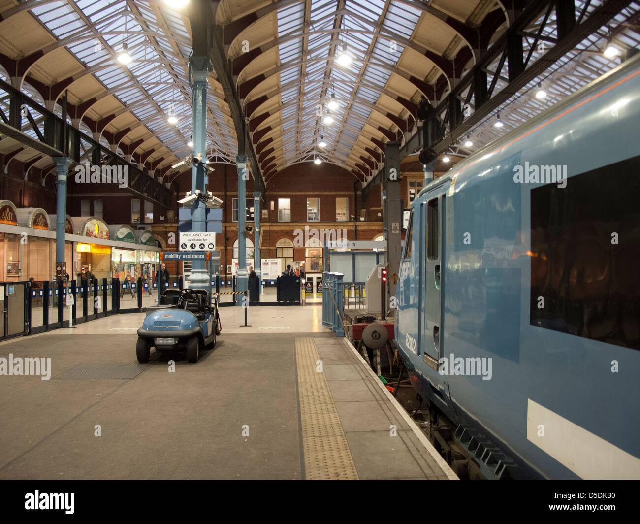 Norwich Railway Station Stock Photo Alamy