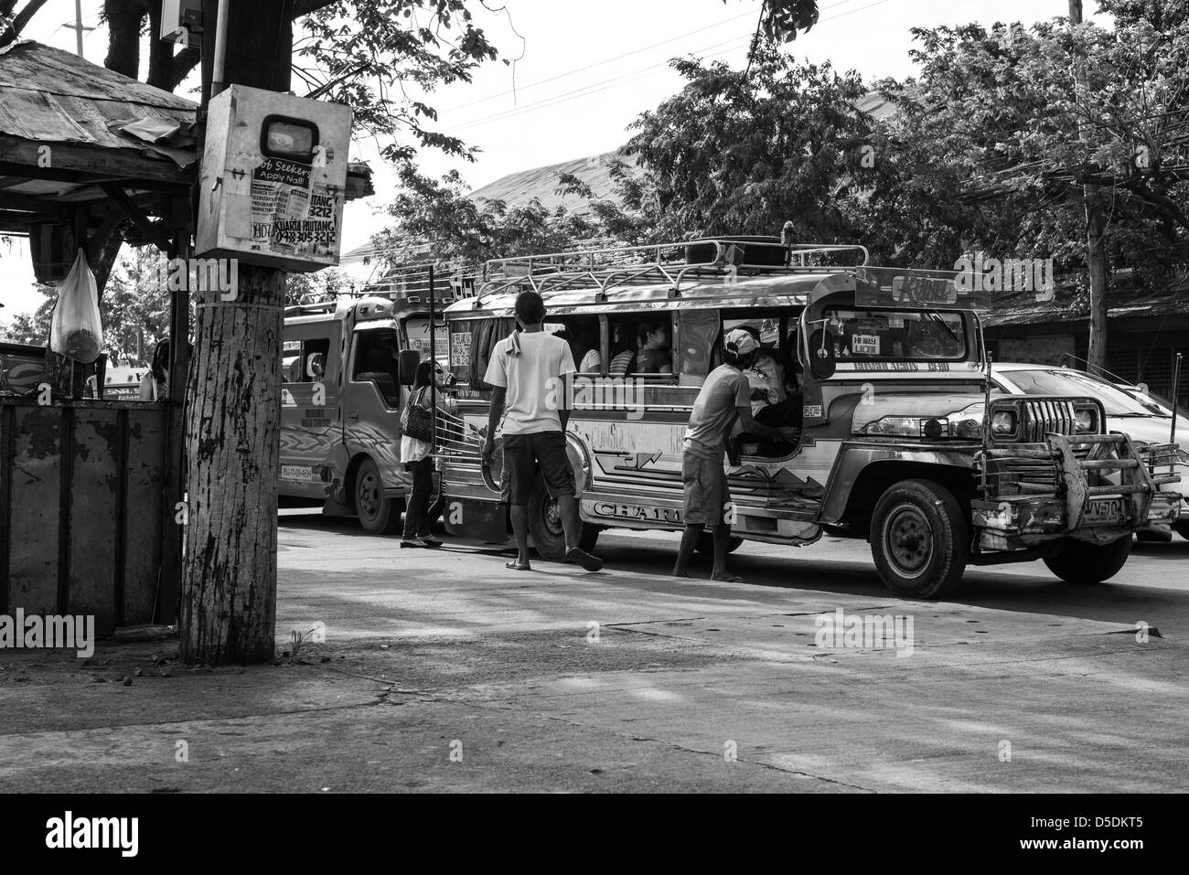 Jeepney Black and White Stock Photos & Images - Alamy