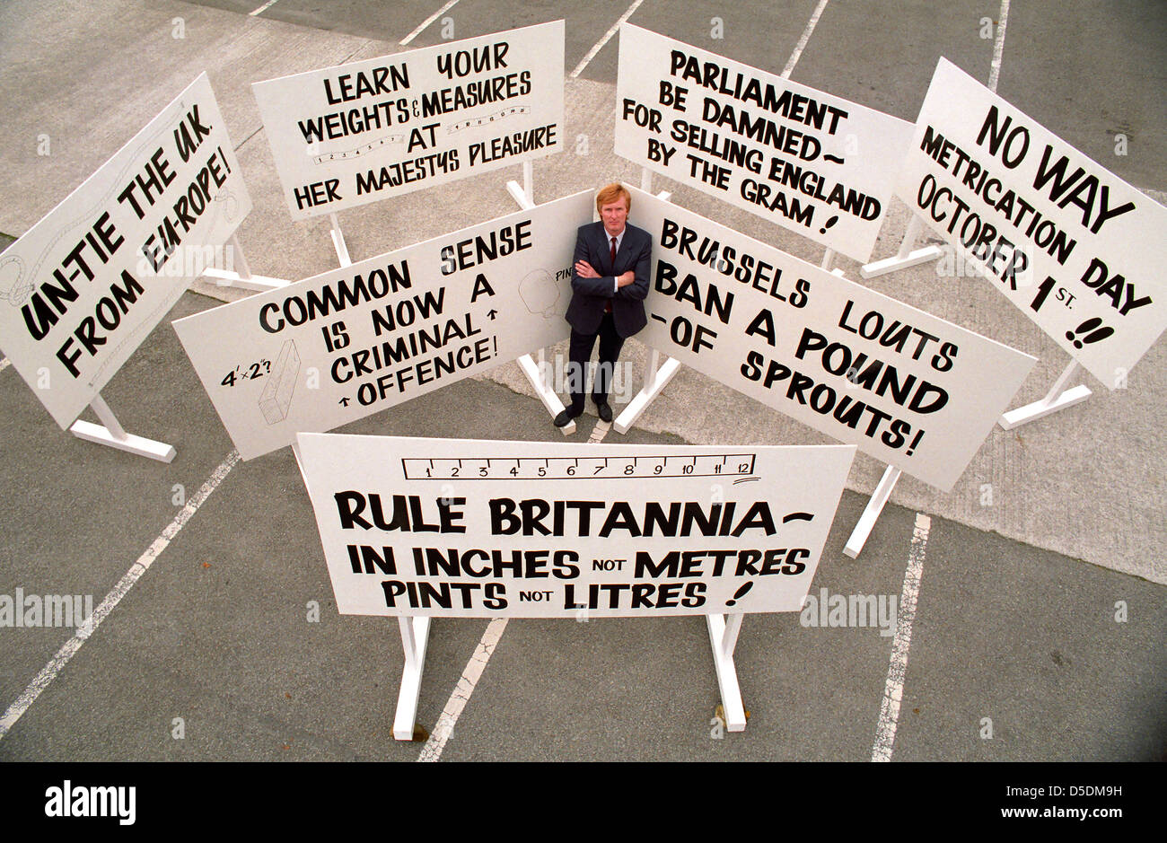 Bruce Robertson of Trago Mills with anti-europe placards. Stock Photo