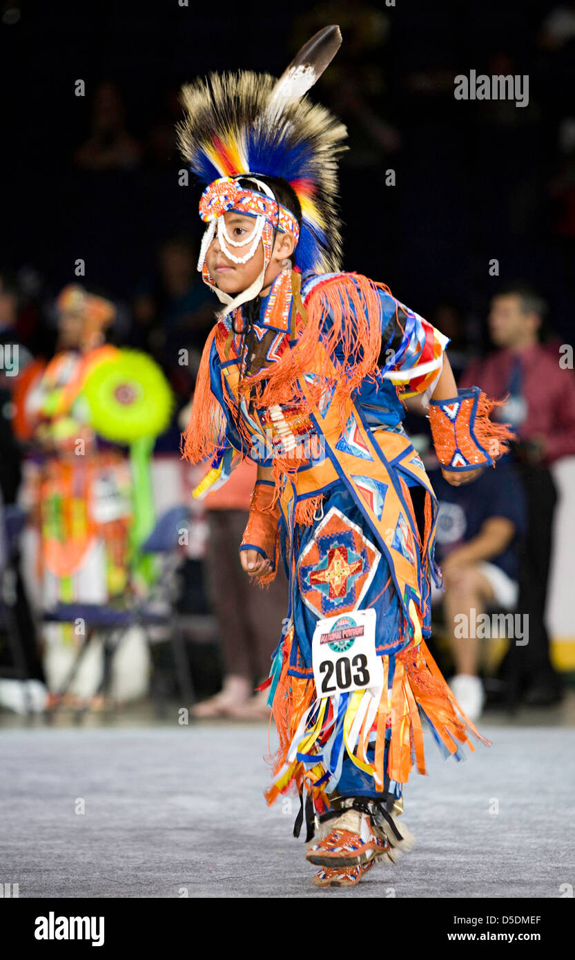 Native American Indian Sun Dance High Resolution Stock Photography and ...