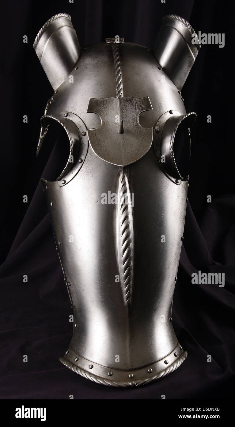Horse head armour hires stock photography and images Alamy