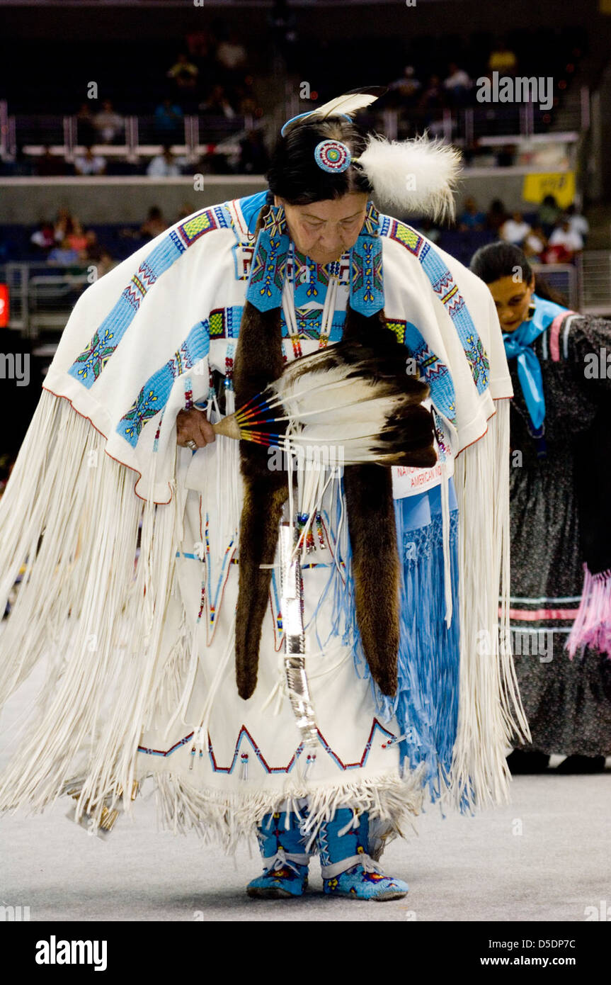 Native american ceremony history hi-res stock photography and images ...