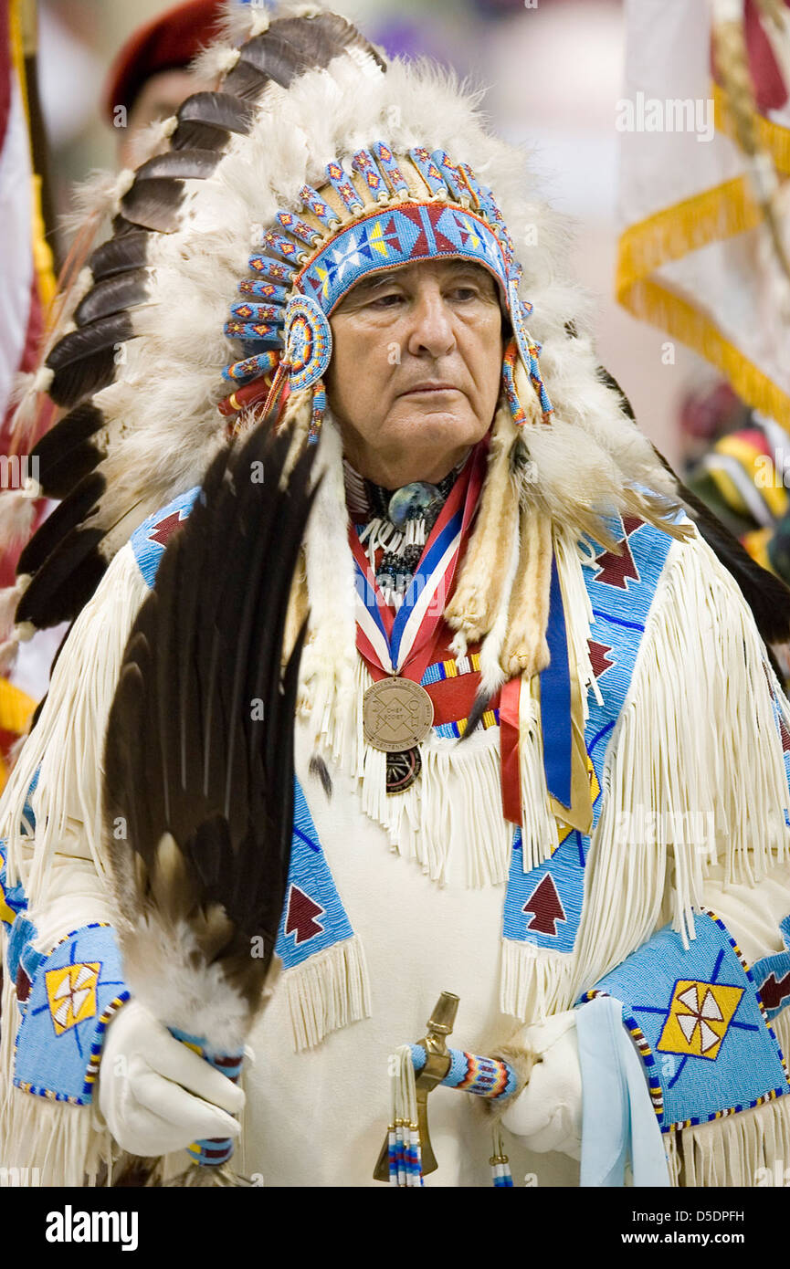 Nativeamericandress hi-res stock photography and images - Alamy