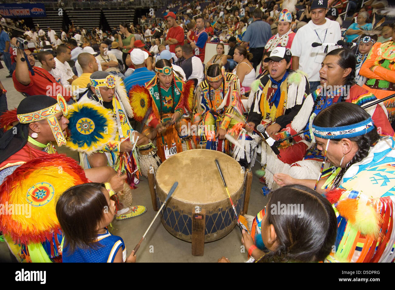 Drum circle pow wow hi-res stock photography and images - Alamy