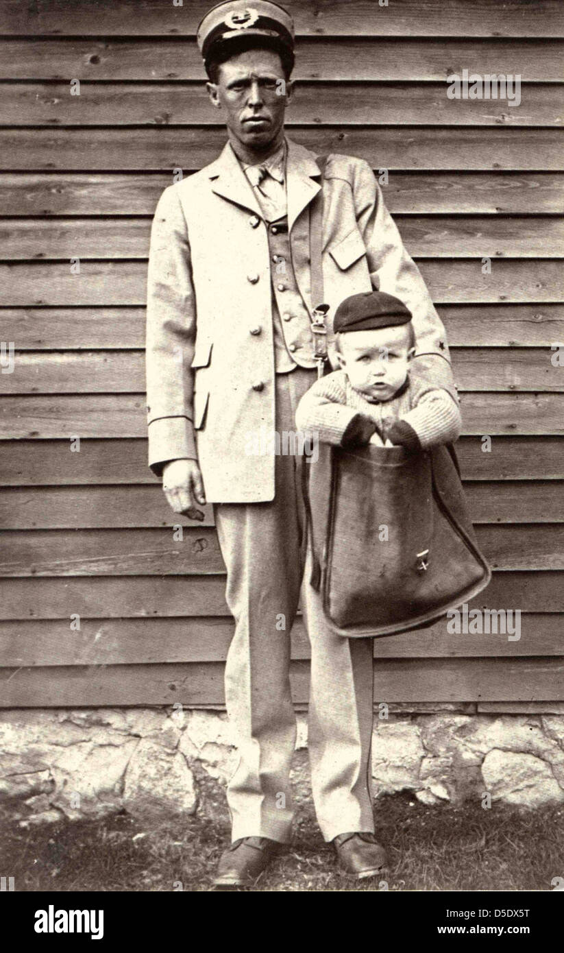 米国1900年初期郵便局員手紙バック Mail carrier 1900s hi-res stock photography and images - Alamy