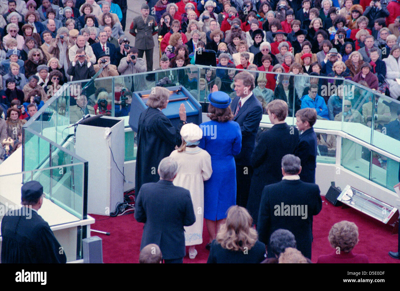 1989 Presidential Inauguration, George H. W. Bush, Inaugural: Quayle Swearing-In Stock Photo