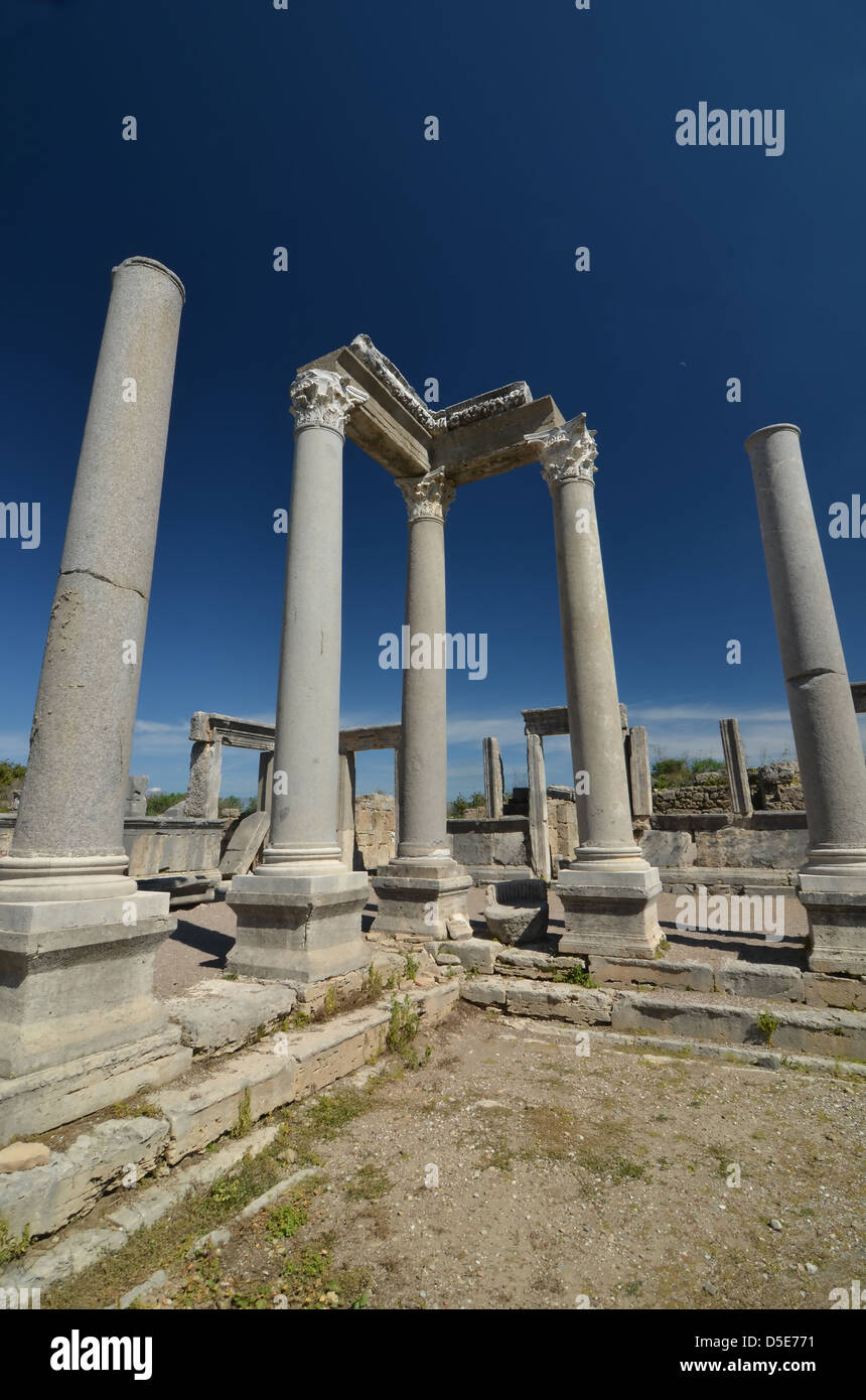 Ancient Greek ruins, with corinthian columns and corner entablature. In