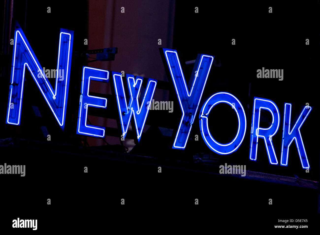 Neon sign usa pink hires stock photography and images Alamy