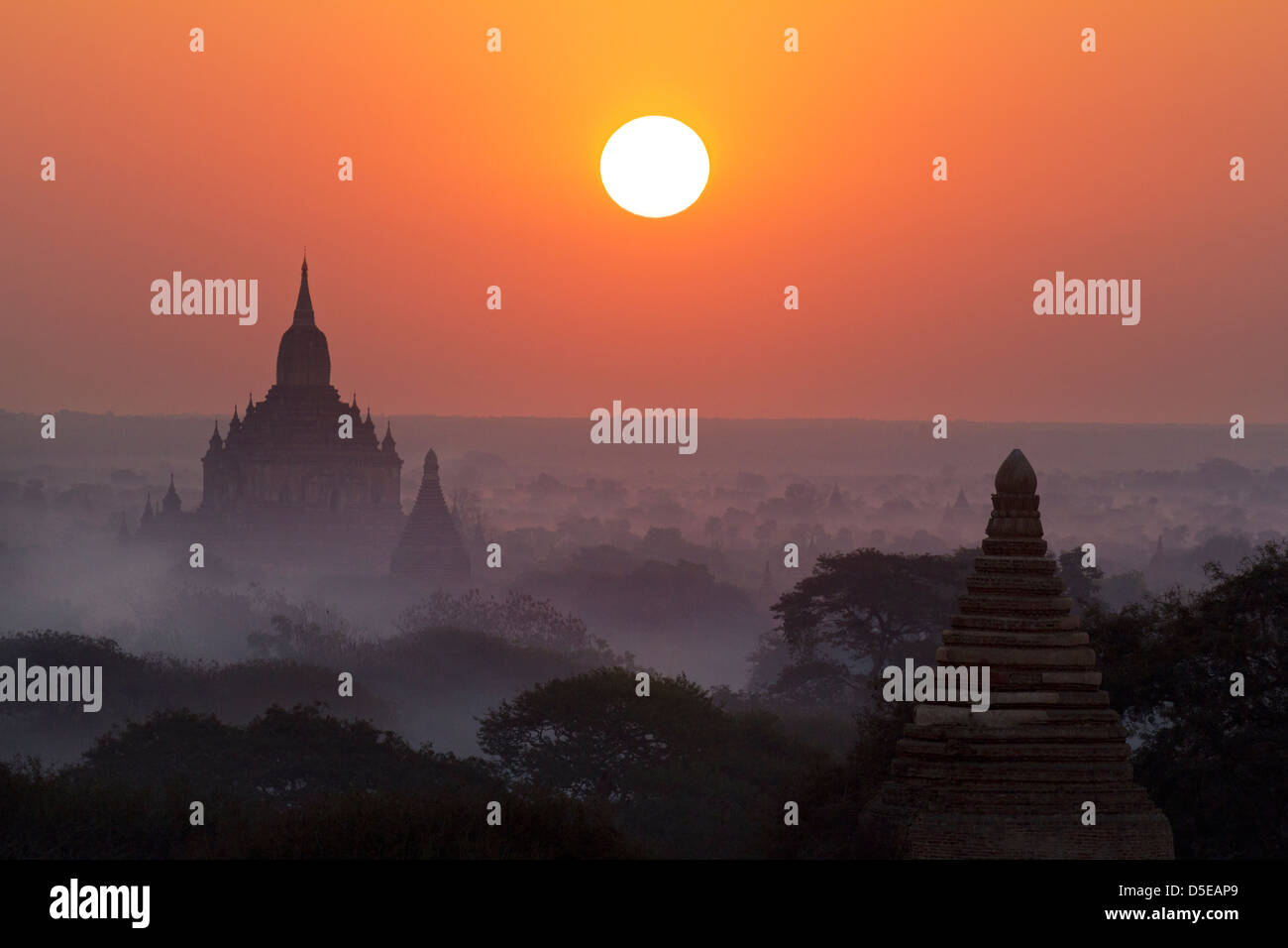 Sunrise over the pagodas of Bagan, Myanmar Stock Photo
