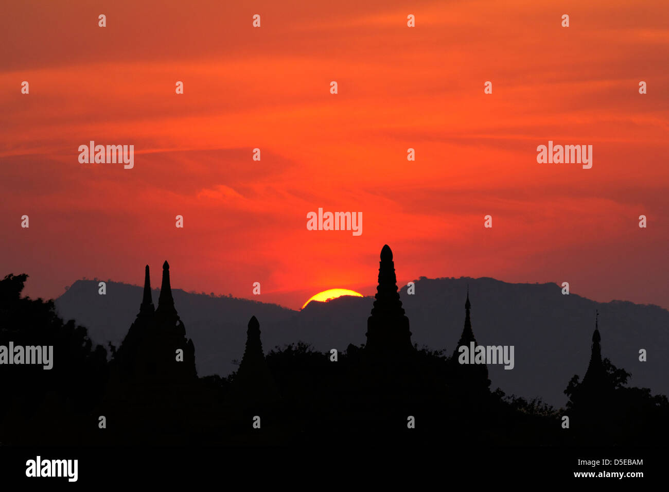 Sunset over the stupas and pagodas of Bagan, Myanmar 2 Stock Photo