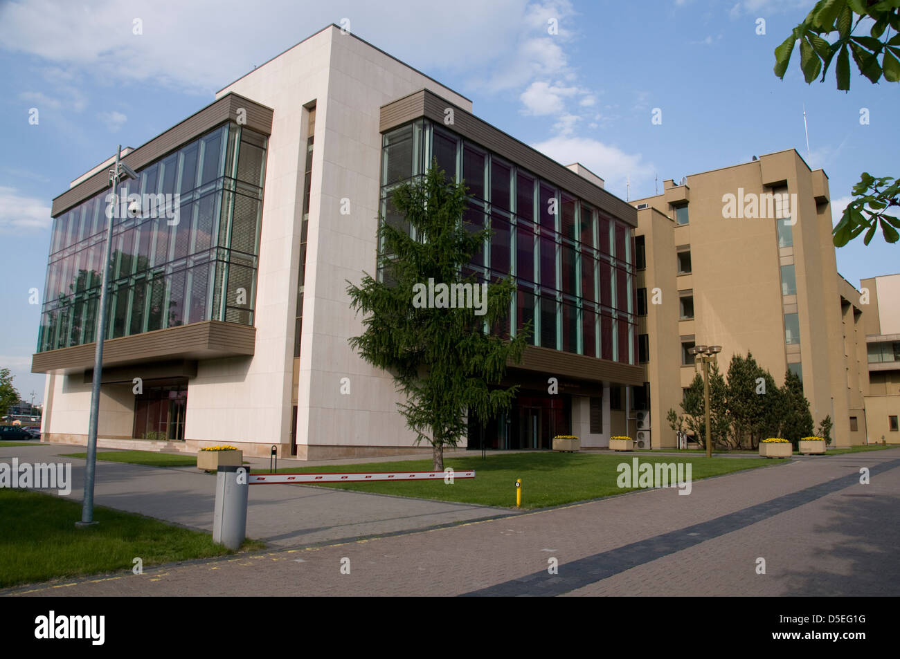 The Lithuanian Parliament in Gedimino Prosspektas, (Gedimino Avenue) Vilnius, Lithuania, Baltic States Stock Photo