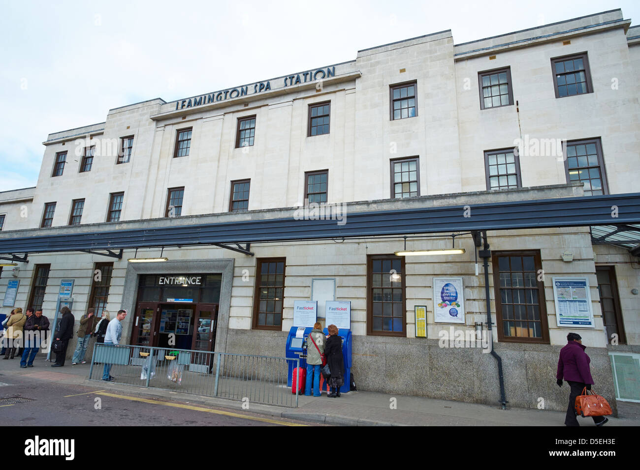 Leamington Spa Railway Station Warwickshire UK Stock Photo Alamy