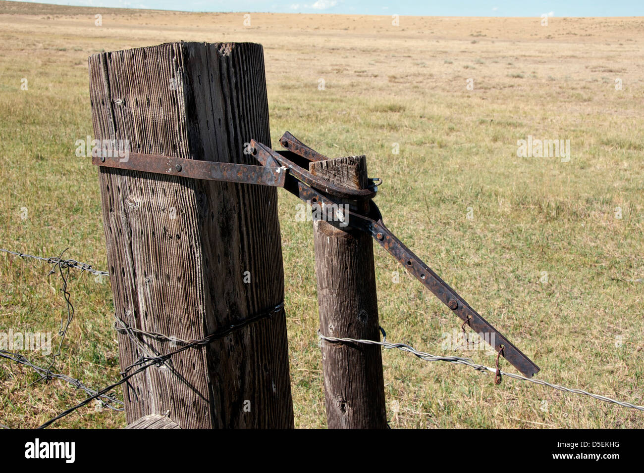 Barbed wire and gate hires stock photography and images Alamy