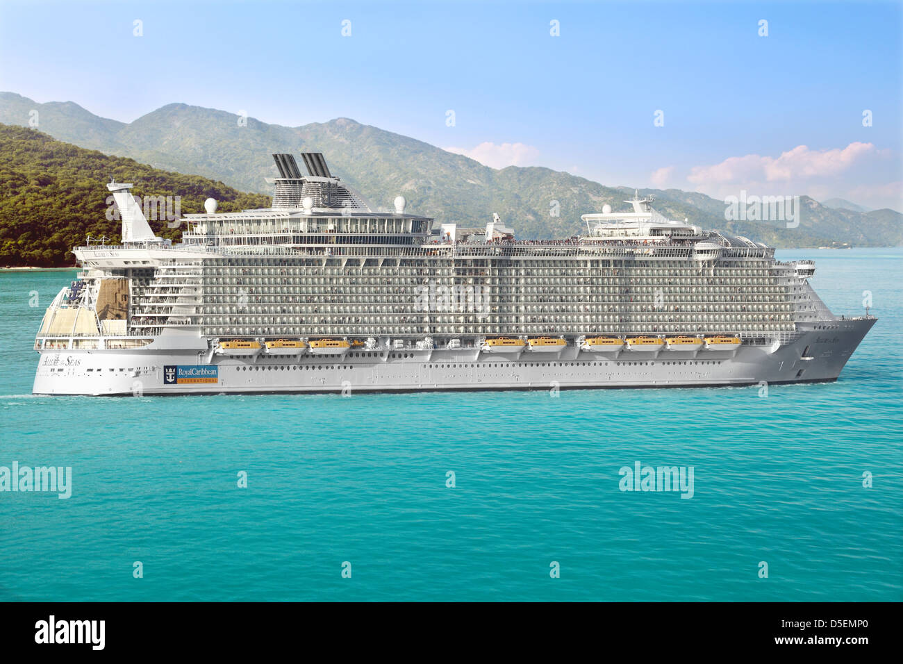 Caribbean cruise ship scenic hi-res stock photography and images - Alamy