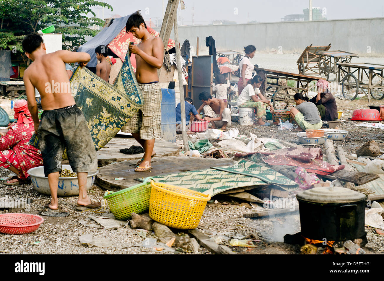 Shanty town at the back of old Railway Station,Phnom Penh ,Cambodia Stock Photo