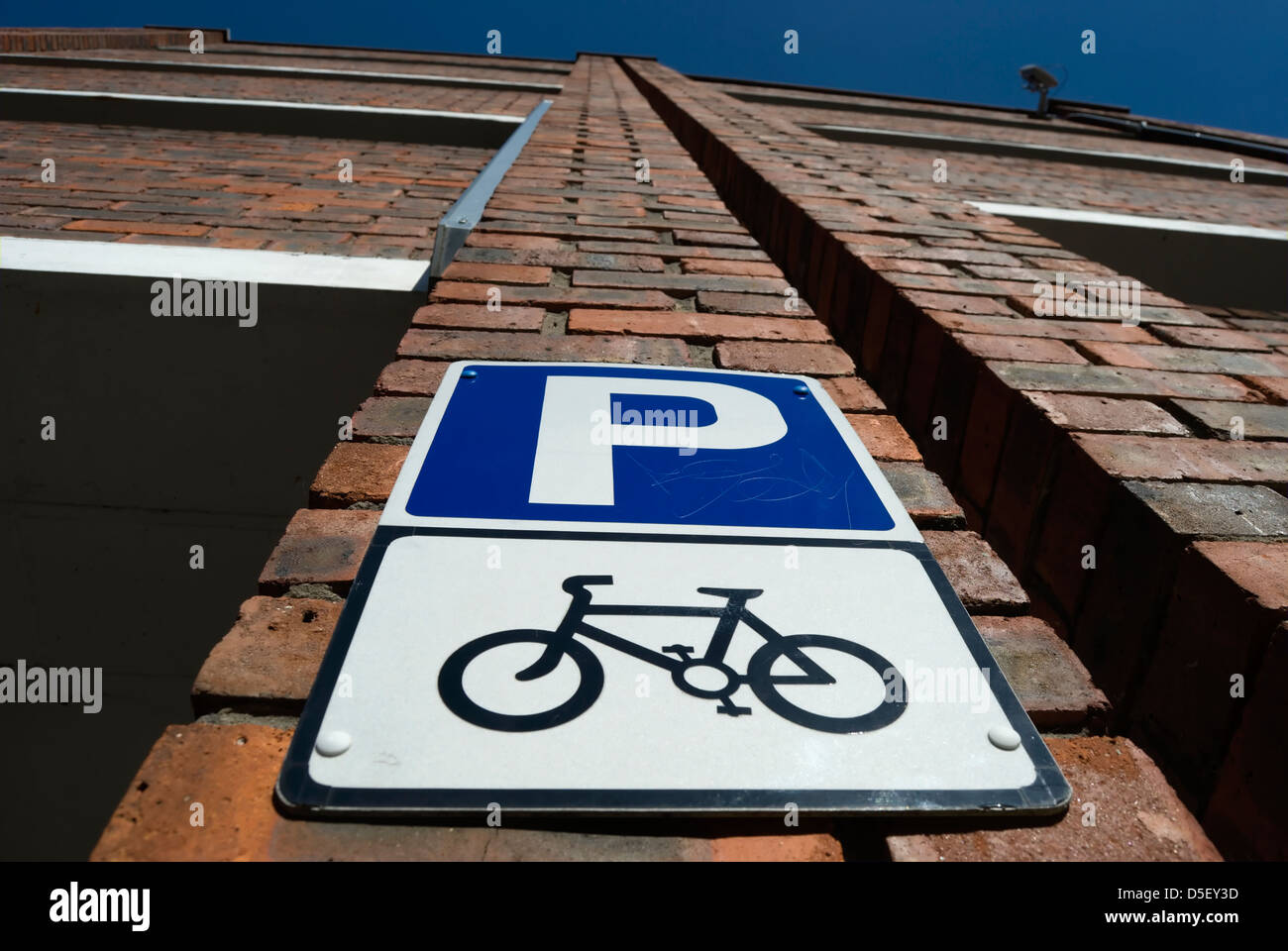 Cycle parking sign signs hi-res stock photography and images - Alamy