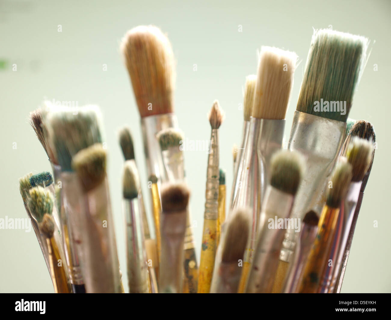 Art brushes in a vase hi-res stock photography and images - Alamy