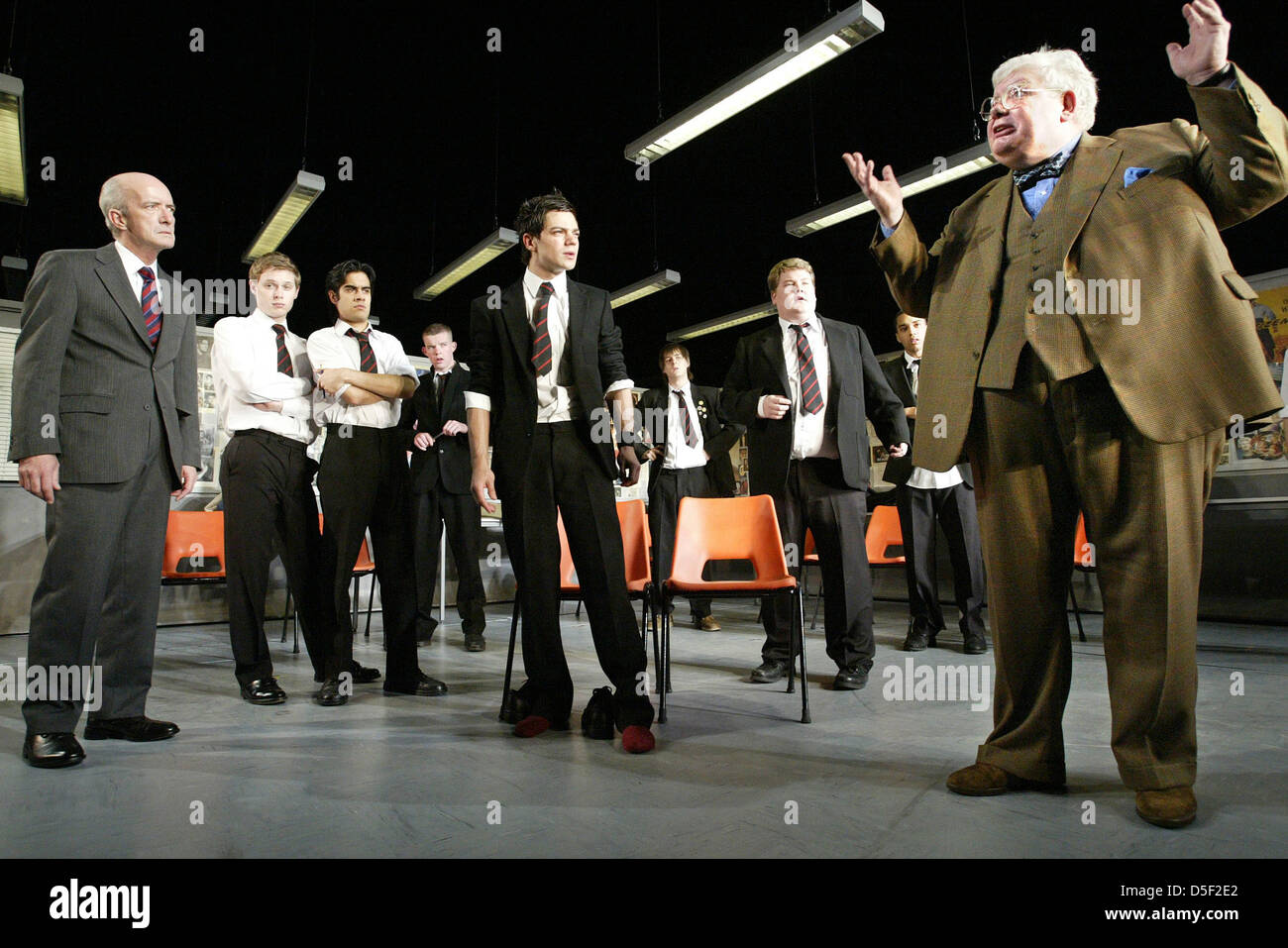 THE HISTORY BOYS front l-r: Clive Merrison (Headmaster),Dominic Cooper (Dakin),James Corden (Timms),Richard Griffiths (Hector) Stock Photo
