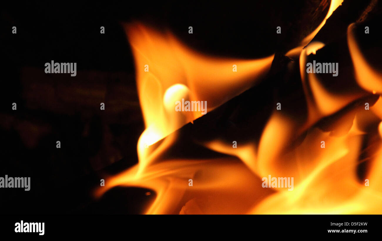 Flickering flames hi-res stock photography and images - Alamy