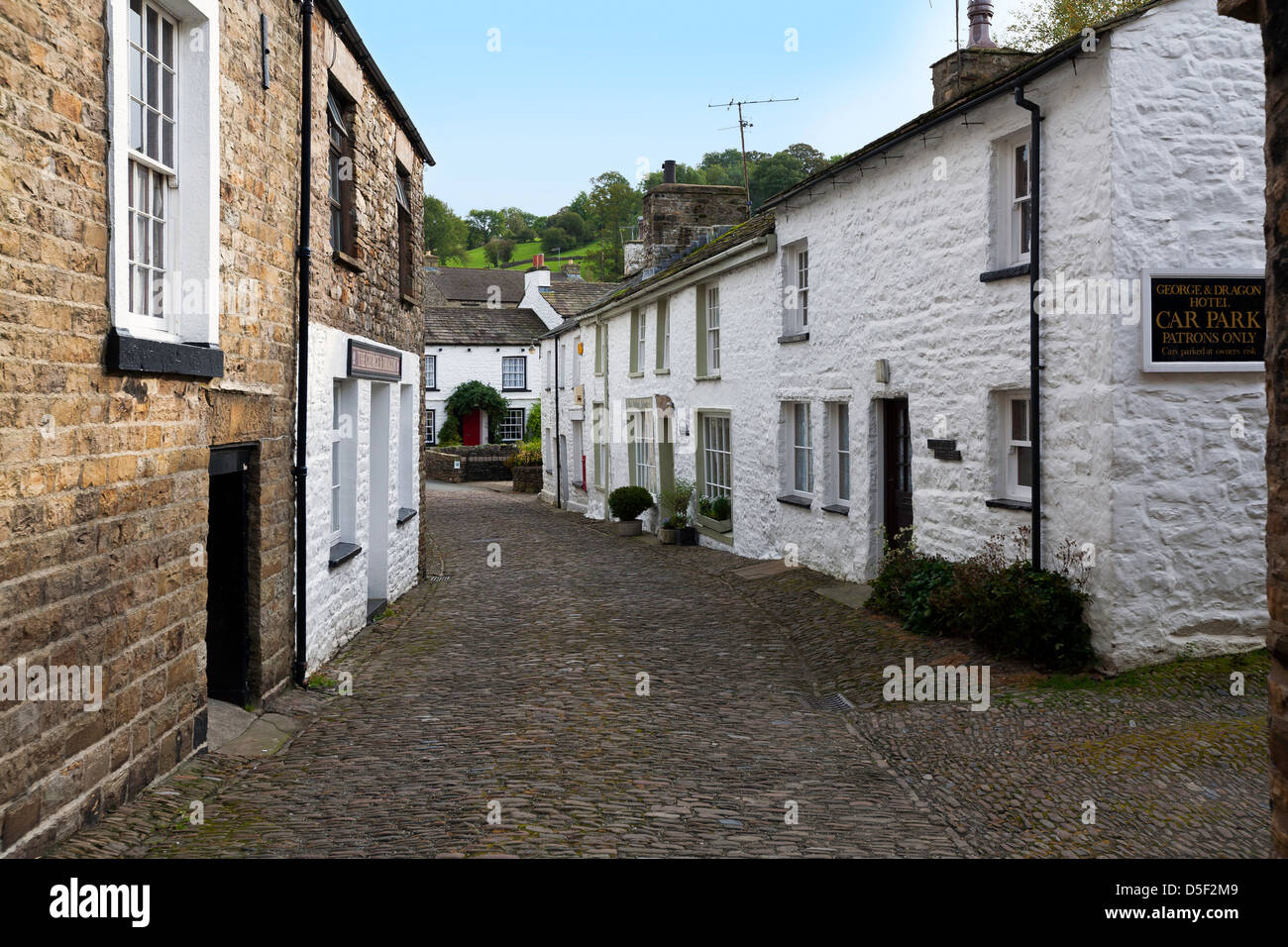 Cobbled streets and old stone cottages of Dent in Yorkshire Stock Photo