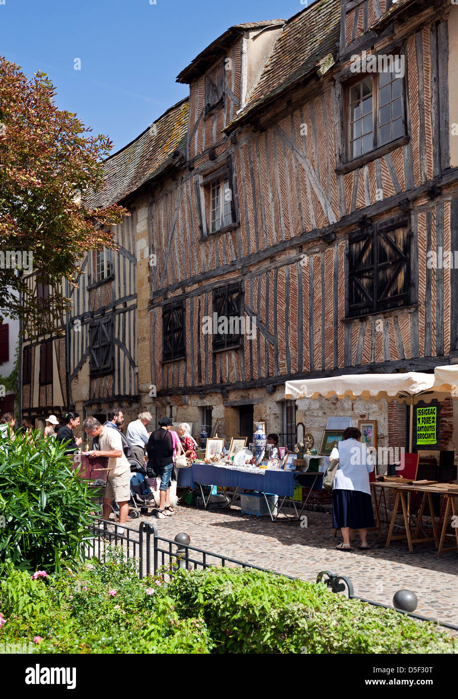 Bergerac market hi-res stock photography and images - Alamy