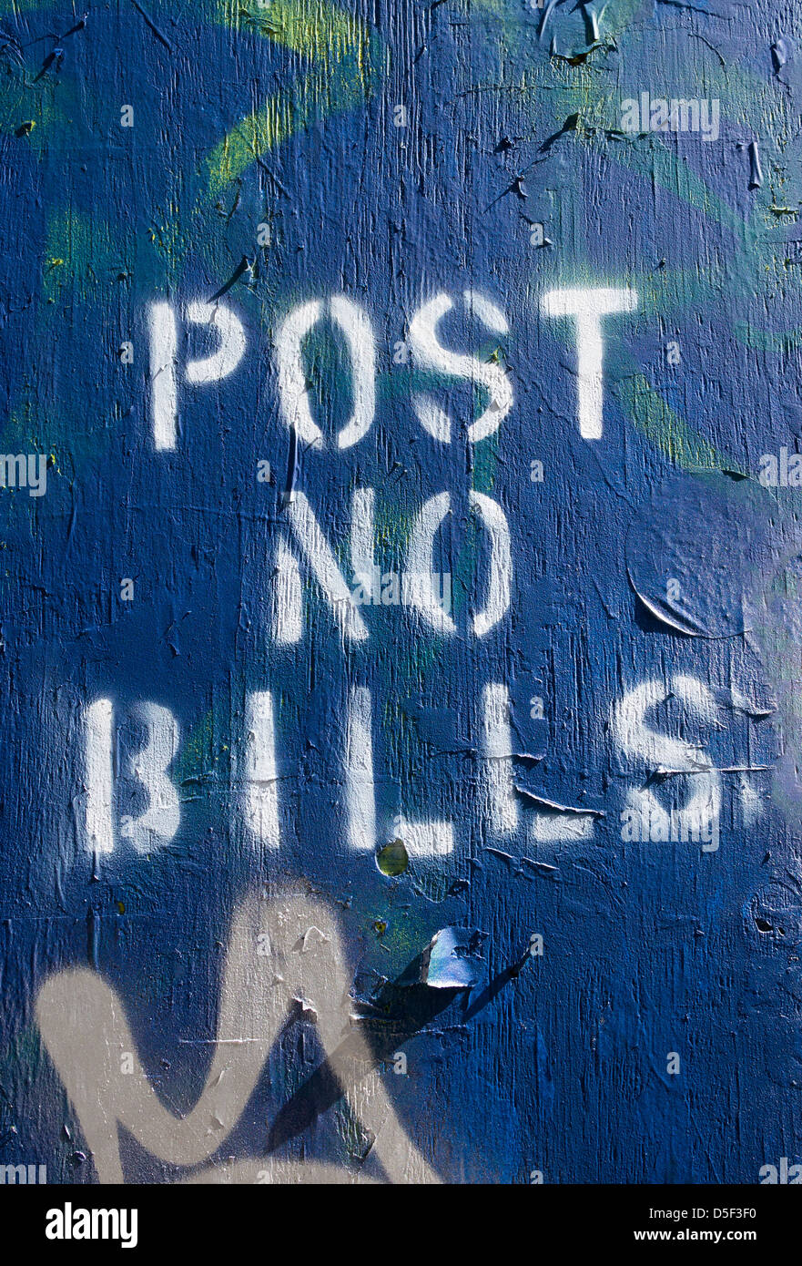 Post No Bills sign on a construction site Stock Photo
