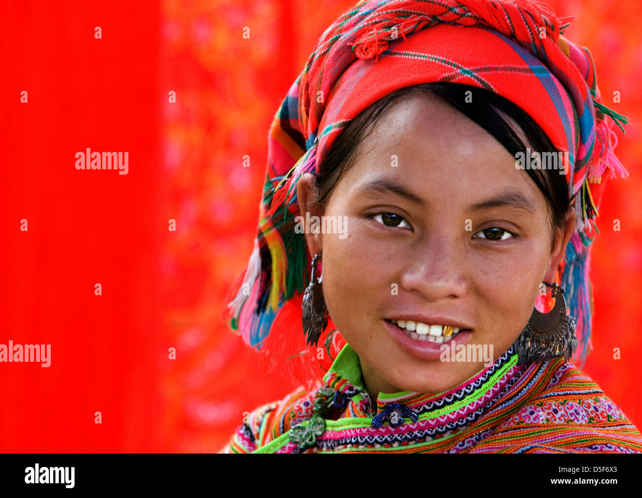 Hmong hilltribe woman hi-res stock photography and images - Alamy
