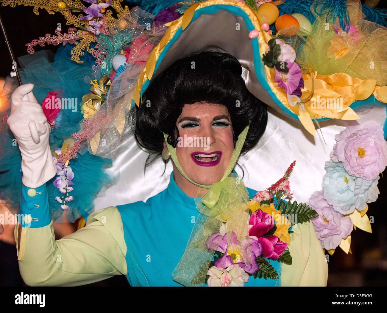 gay-bars-west-hollywood-california-vametdd