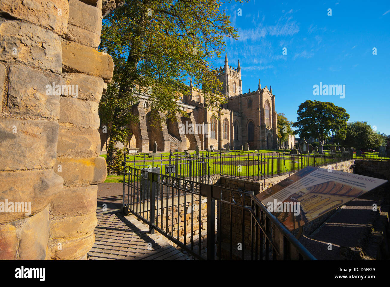 Dunfermline Palace and Abbey, Fife, Scotland, UK Stock Photo Alamy