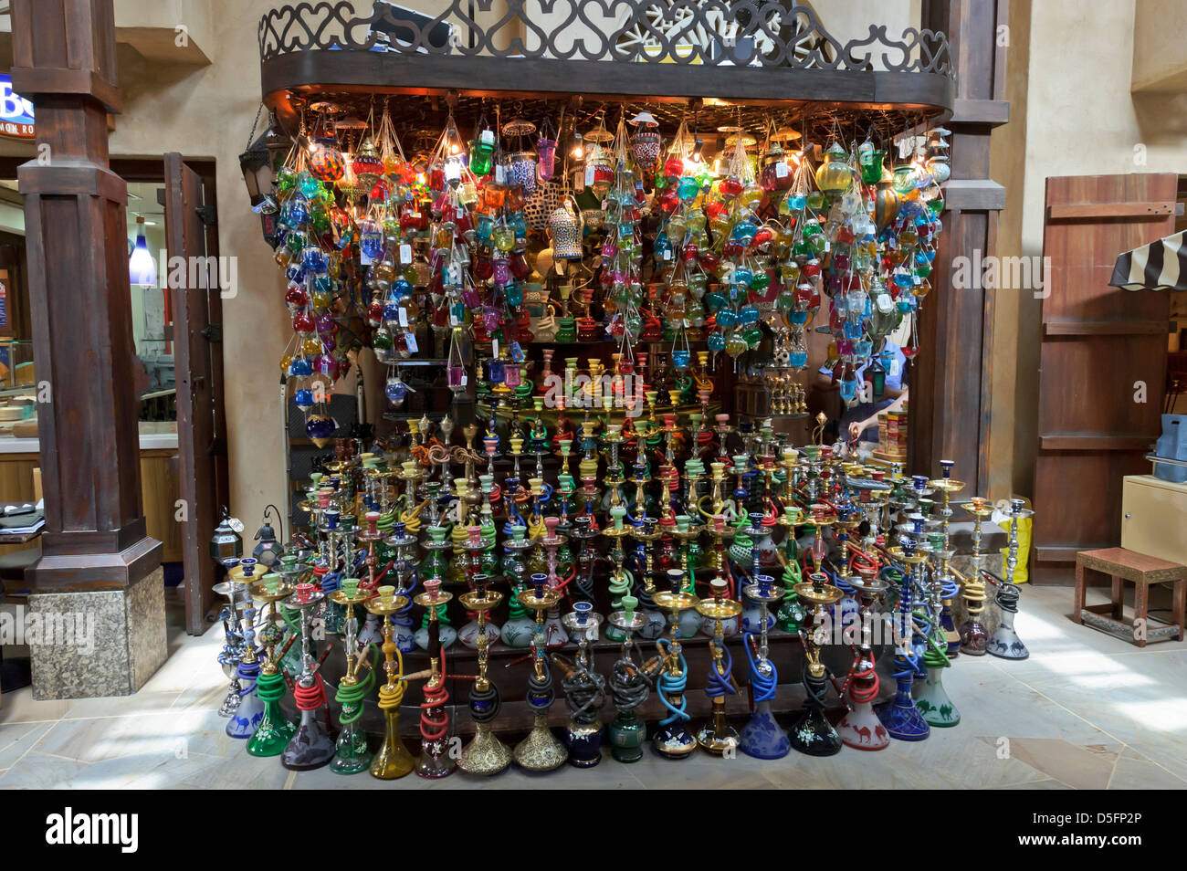 Uae dubai shisha pipe smoking hires stock photography and images Alamy