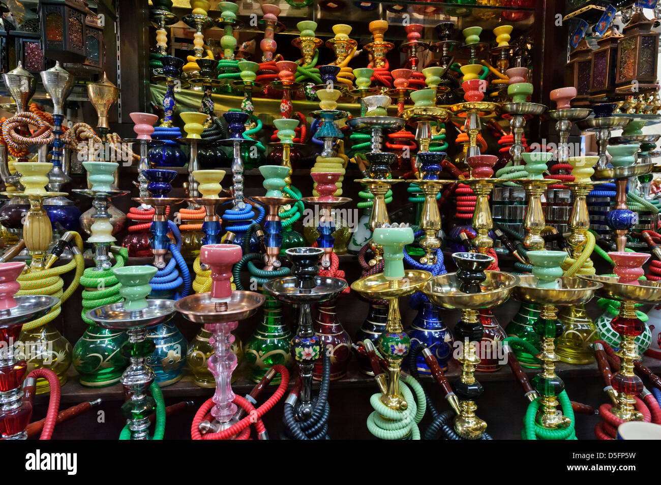 Uae dubai shisha pipe smoking hires stock photography and images Alamy